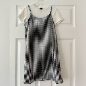 EUC girls 2 piece black and white dress size 7/8 (M)
